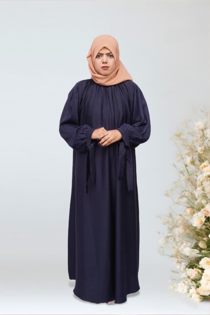 Plain Zoom Nida Abaya with Chain Neck & Tie Sleeves